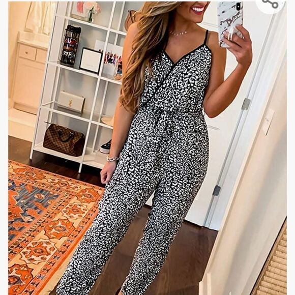 PRETTYGARDEN Women's Sexy Wrap V Neck  Spaghetti Strap Jumpsuit  NWOT Size S - Picture 3 of 10